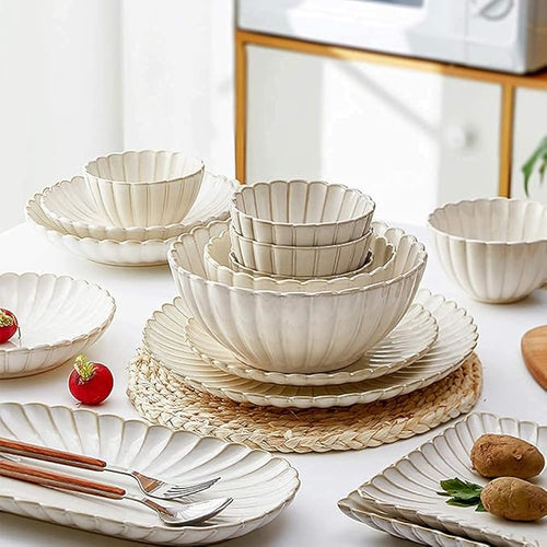 26 Pcs Dinnerware Sets, Porcelain Tableware Set with Plates and Bowls, White Ceramic Dinner Set for Home Kitchen and Dinning, Microwave and Dishwasher Safe, Service (White 18pcs)